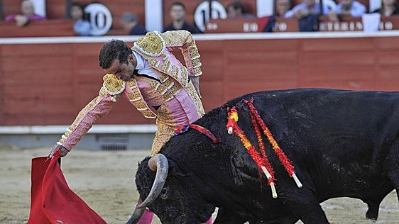 Damián Castaño, un torero hecho a base de pundonor, entrega y sangre