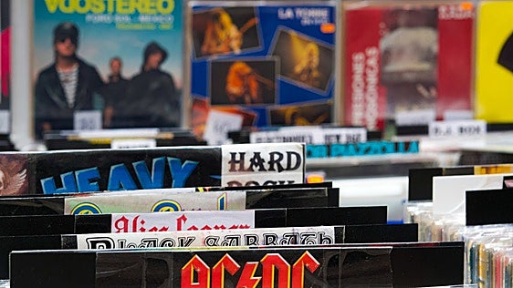 La piratería llega al vinilo: a prisión el líder de una red que ha estafado 3 millones de euros