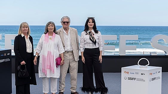 Mike Leigh dice adiós al cine con el estreno en San Sebastián de 'Tender Loving Care'