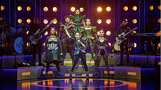 'Six', seis personajes en busca de verdad