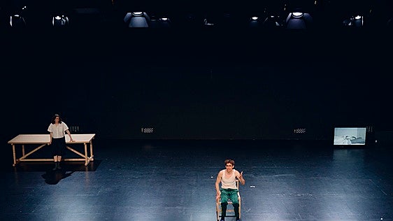 Crítica de teatro 'Tendrament' (**): Mesa, silla y una pareja confusa
