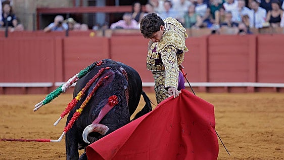 La mano izquierda de Manuel Domínguez abre San Miguel