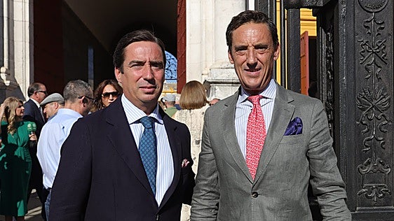 En imágenes, Puerta del Príncipe de la corrida de José María Manzanares, Talavante y Juan Ortega en la plaza de toros de la Real Maestranza de Sevilla