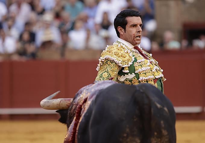 Emilio de Justo cortó una oreja al primero de la tarde