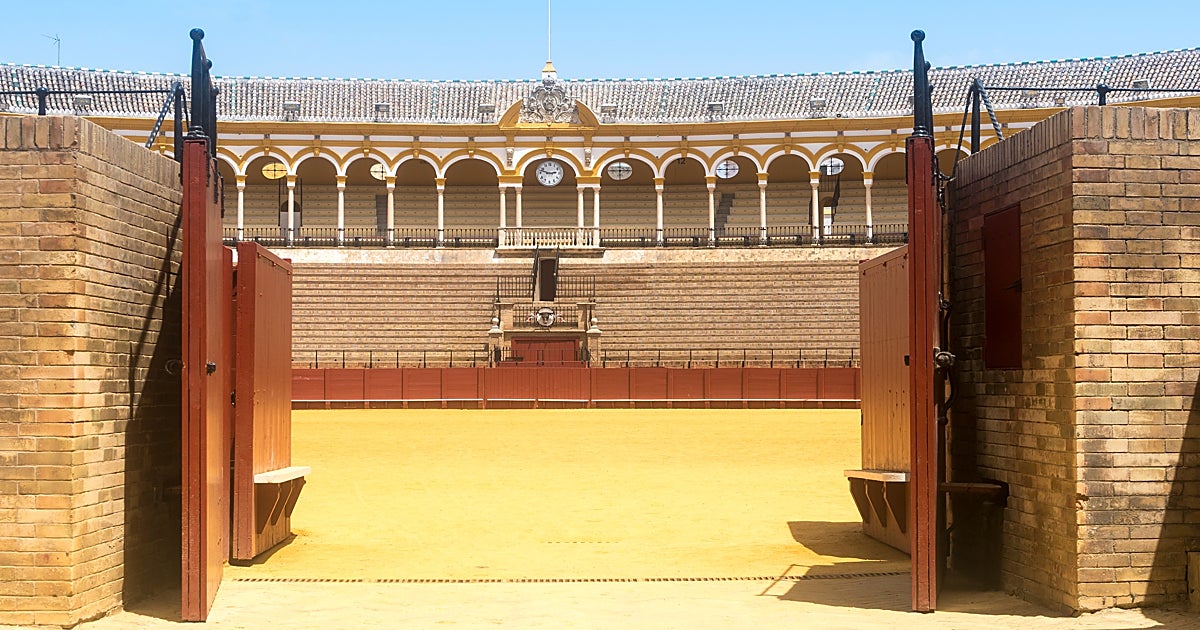 La Estrella alumbra el último paseíllo del año en Sevilla