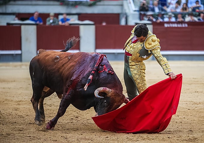 Morante de la Puebla al natural con el cuarto