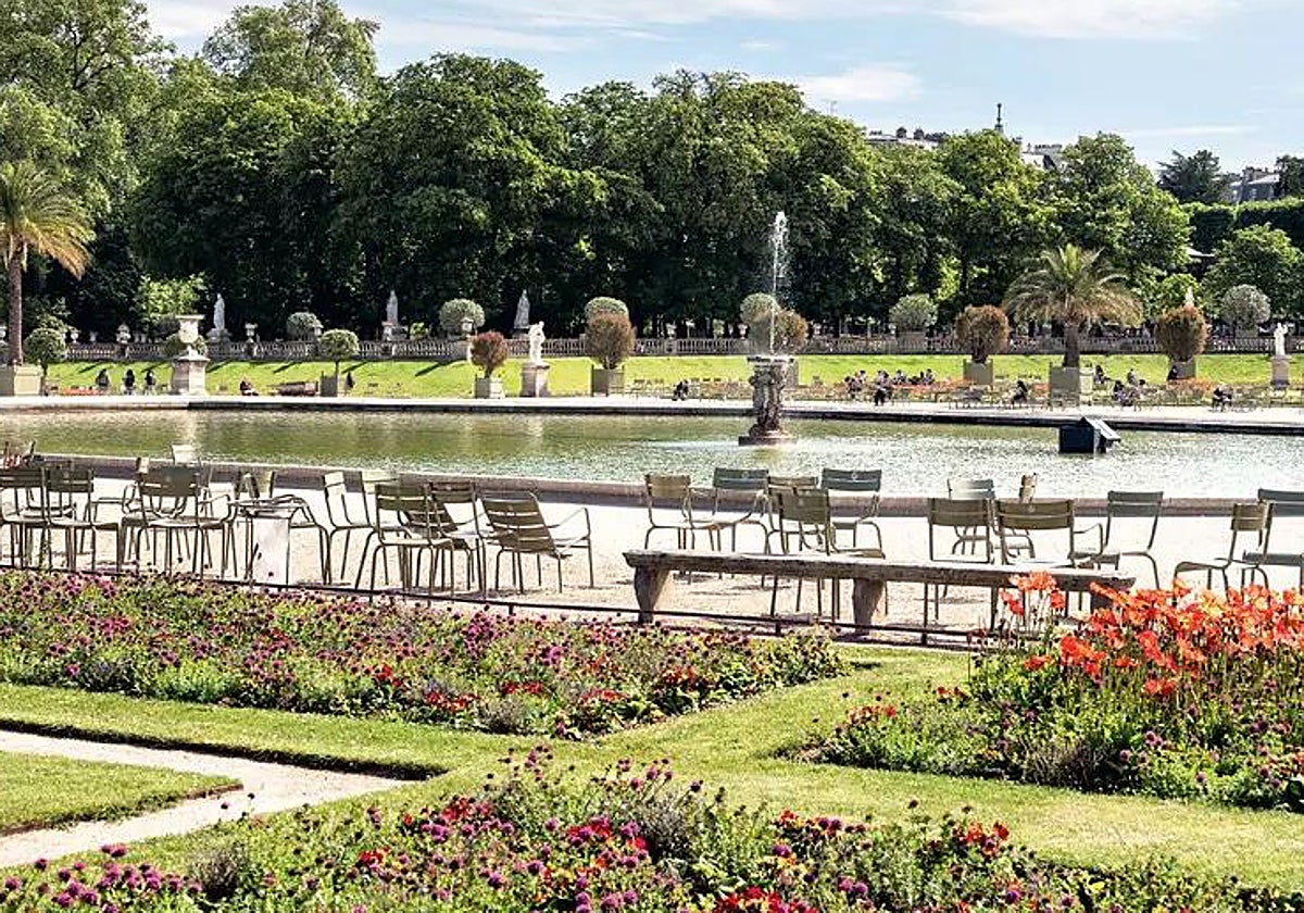 Las sillas en el paraíso