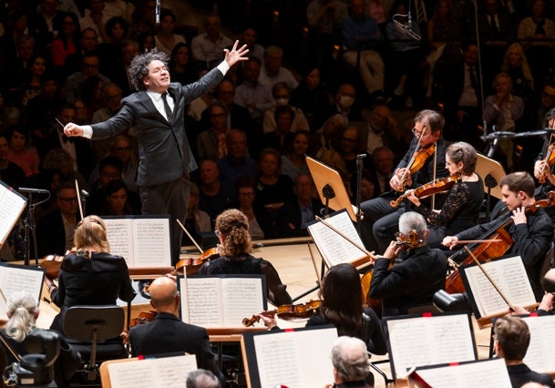 Gustavo Dudamel junto a la NY Phil