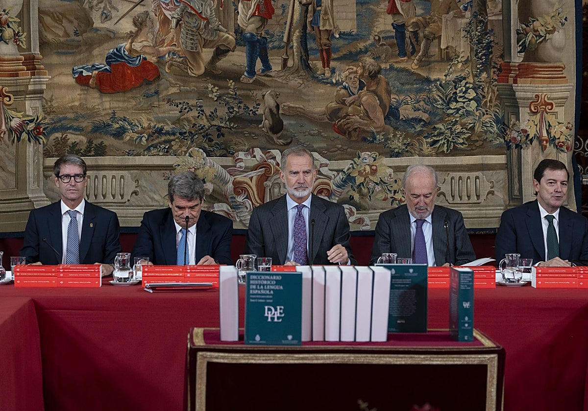 El Rey preside la reunión del Patronato de la Fundación Pro RAE centrada en el nuevo diccionario