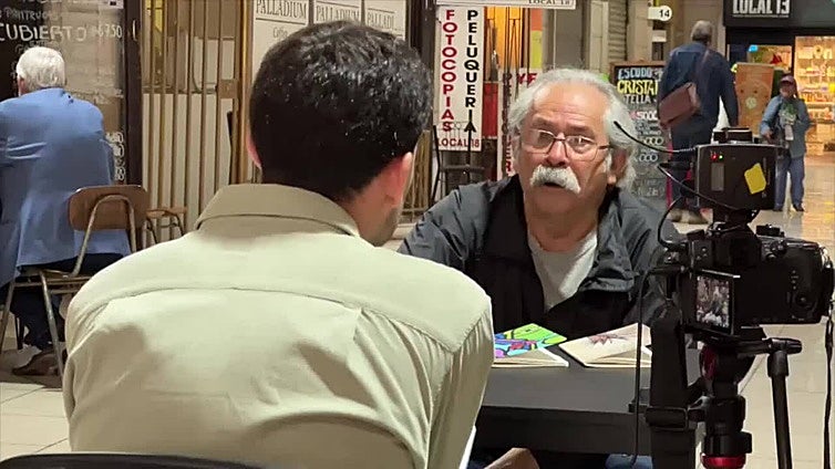 Muralista Mono´ González lamenta el triunfo del "fascismo democrático" en Chile