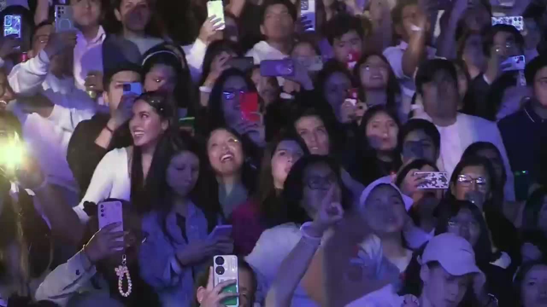 Los colombianos de Morat firman histórico lleno total en el Estadio Nacional de Lima