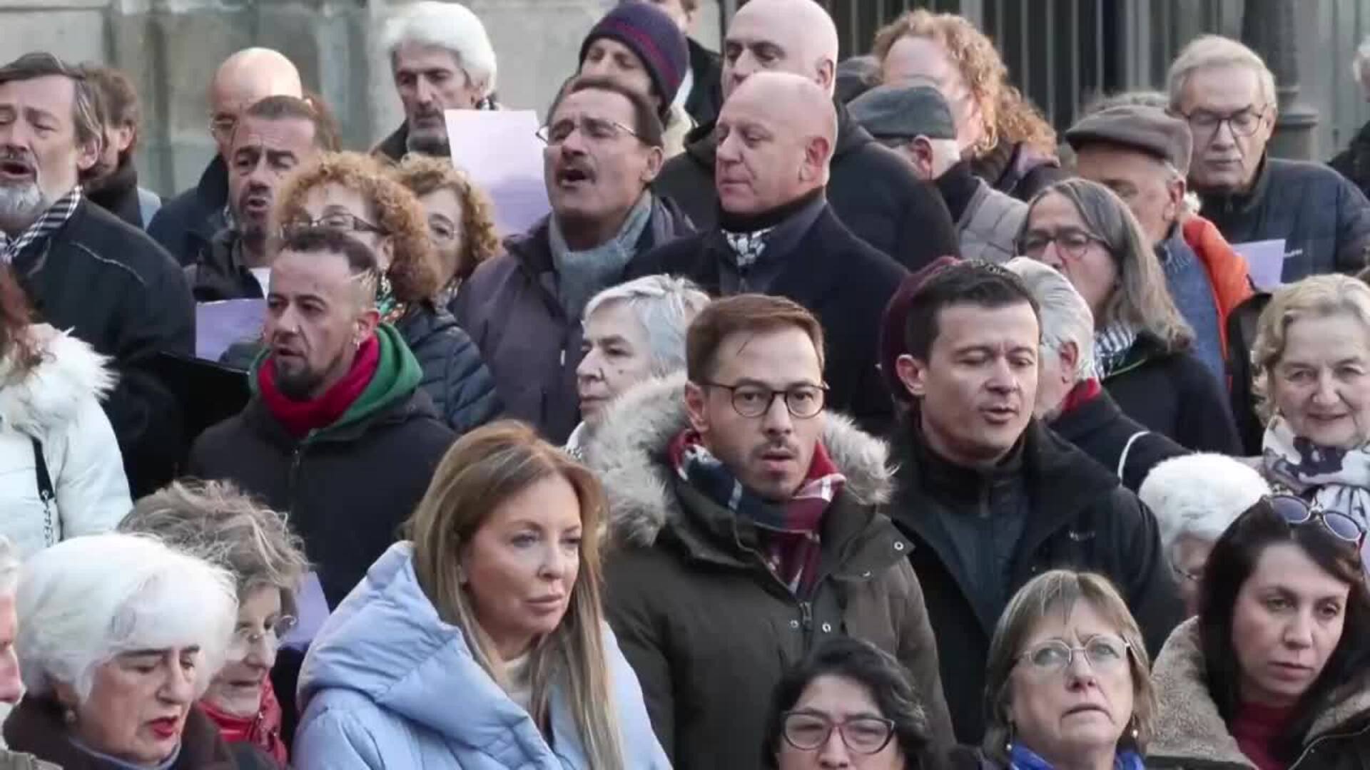 Doscientos músicos se reúnen en Madrid para pedir el alto el fuego en ...