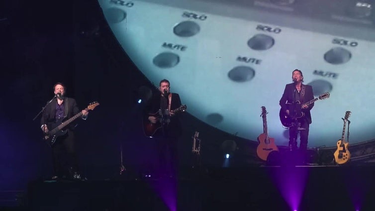 Los Secretos repasan su historia desde 1980 en un concierto especial en el Wizink Center de Madrid