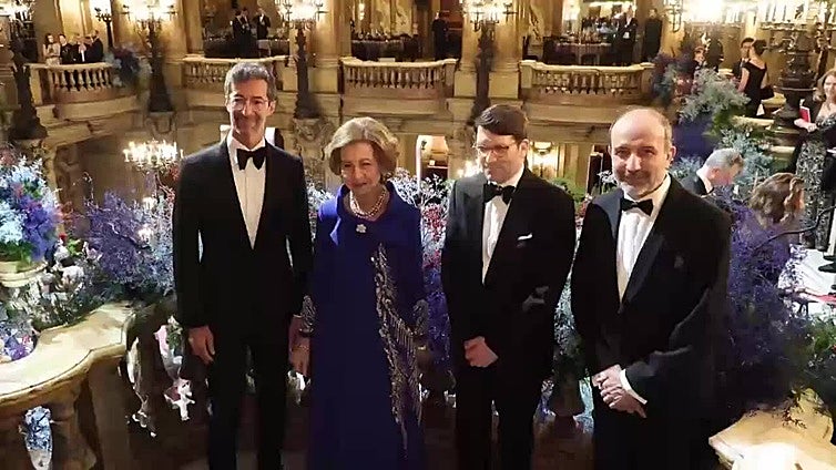 La Reina Doña Sofía asiste a la gala conmemorativa del 150º