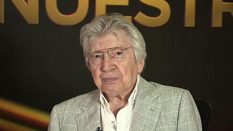 Manuel Alejandro, el "escribidor de canciones" que a los 92 años tiene  nueva inspiración