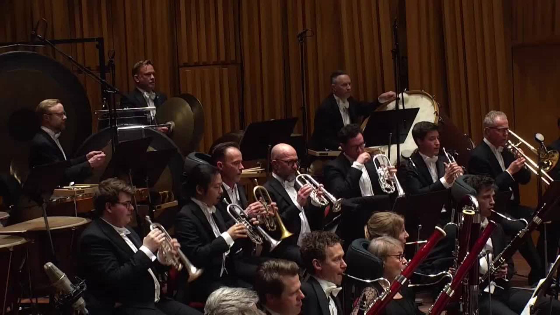 Diez minutos de aplausos en el debut del Orfeó Català en Suecia dirigido por Harding