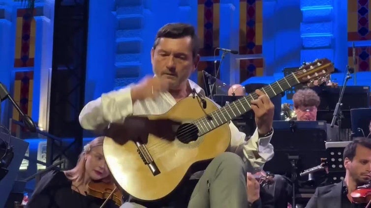 El guitarrista español José María Gallardo del Rey actúa Beirut