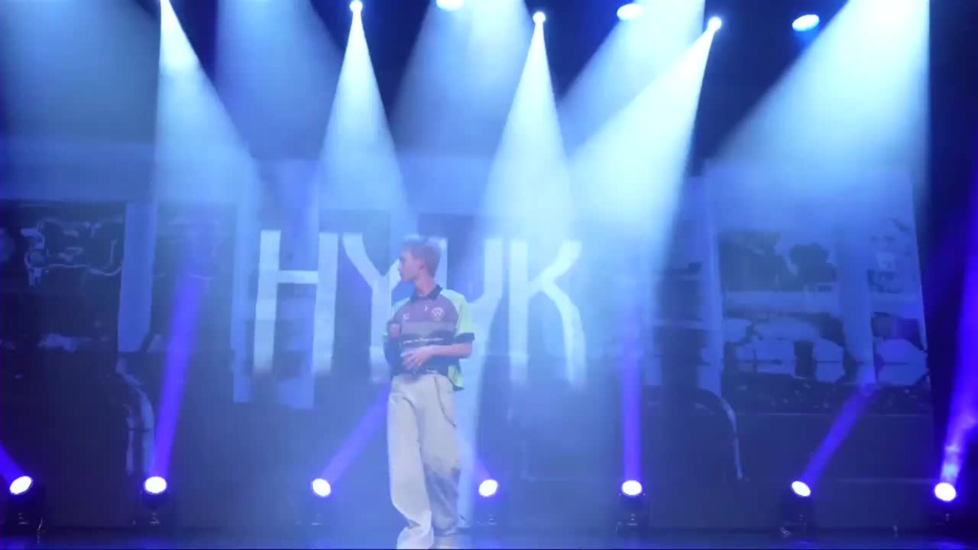 El grupo de K-pop 1VERSE acoge a dos nuevos integrantes que desertaron de Corea del Norte