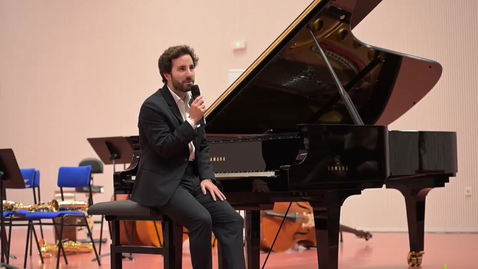 Juanma Moreno inaugura un Conservatorio Superior de Música de Jaén