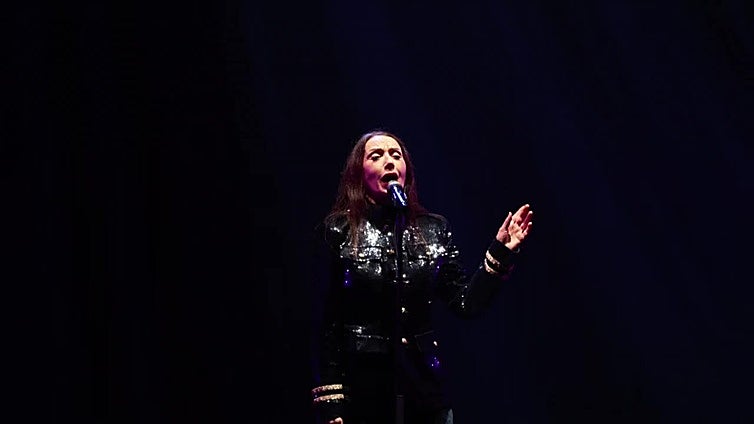Luz Casal vuelve a París