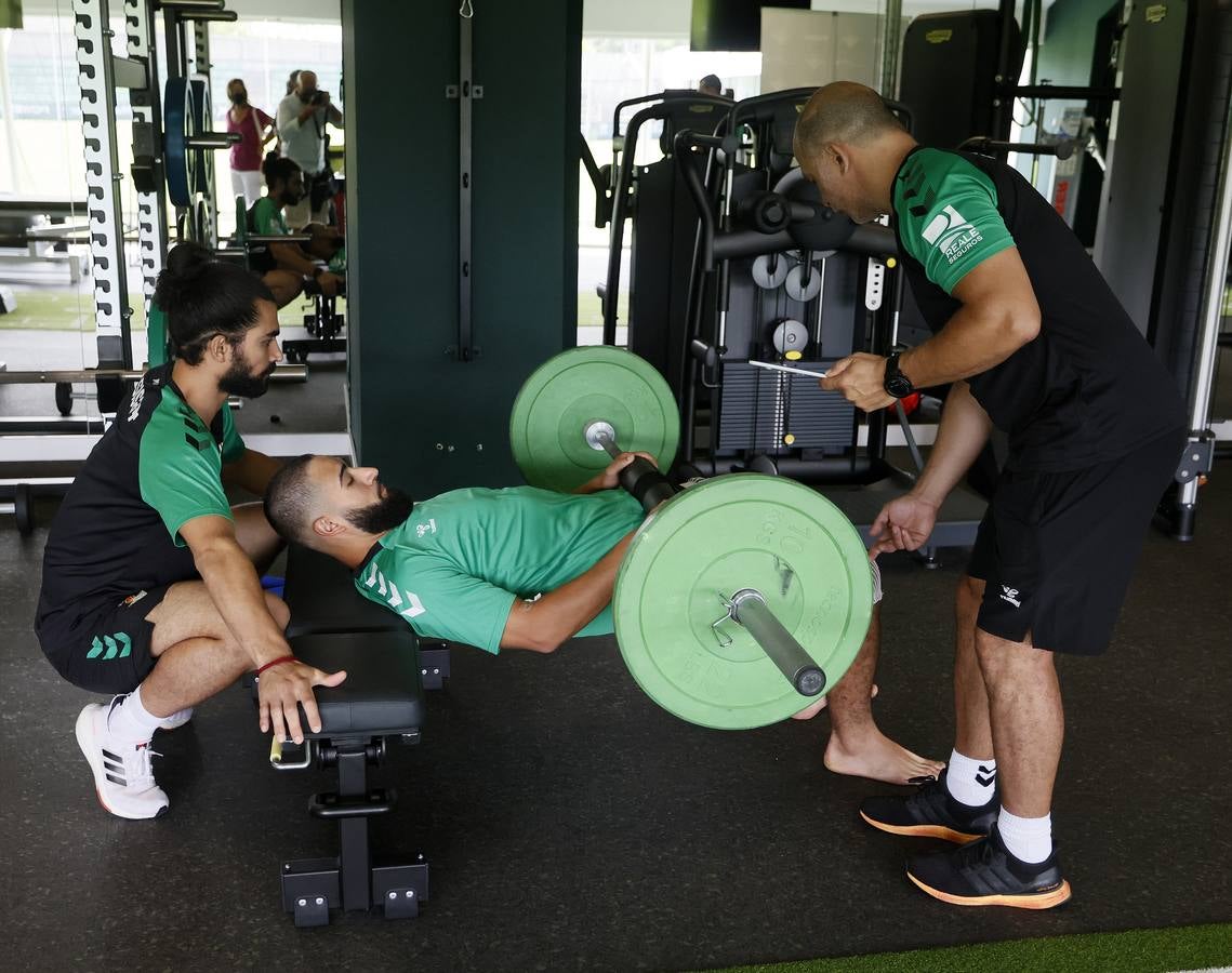 Reconocimiento médico a los jugadores del Betis