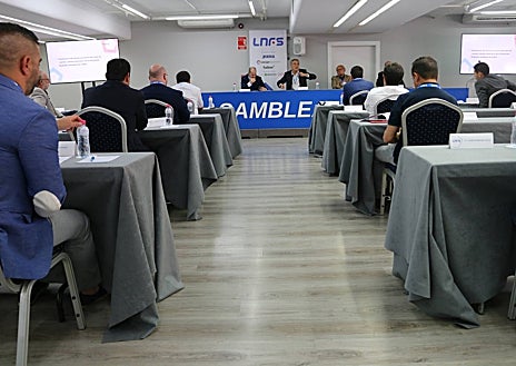 Imagen secundaria 1 - Los clubes de la LNFS repasaron la temporada 2021-21, aprobaron el reparto económico derivado de los ingresos por derechos televisivos, y acordaron insistir en la petición de convertir la Primera División en una liga profesional.