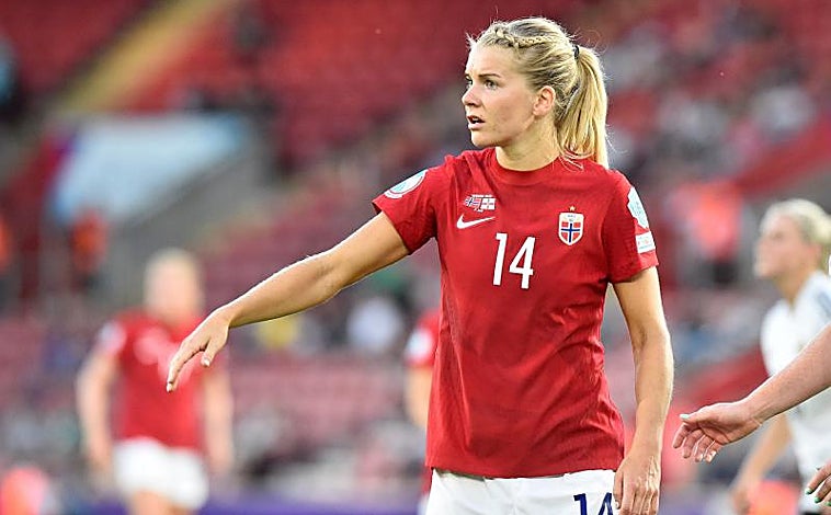 Imagen principal -  Lindahl, Miedema y Hegerberg con sus respectivas selecciones