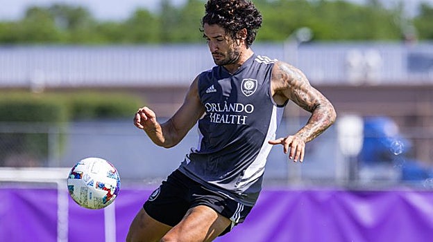 Imagen después - El cambio de Alexandre Pato