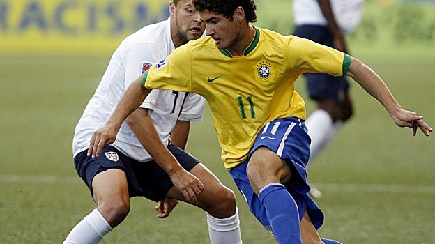 Imagen antes - El cambio de Alexandre Pato