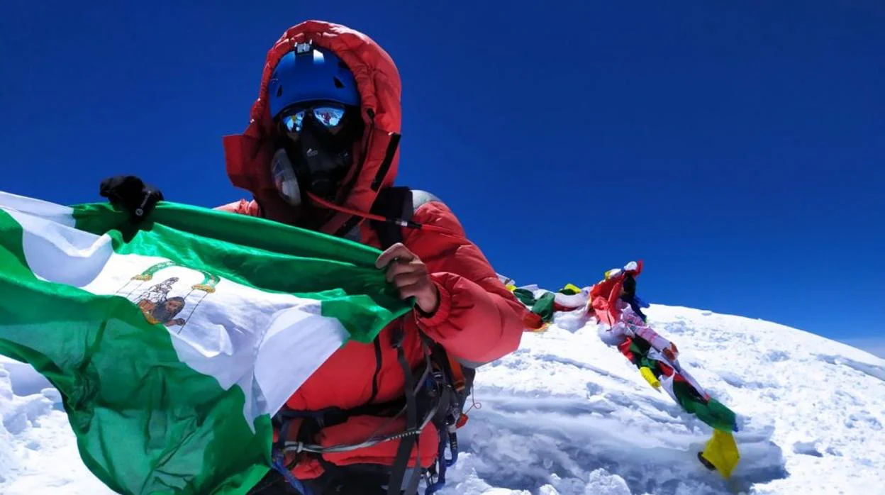Lina Quesada, primera andaluza en coronar el K2