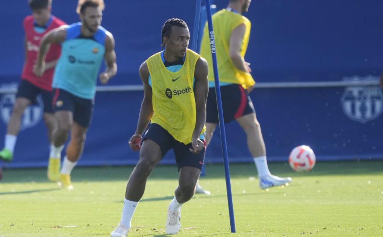 El Barcelona sacrifica a Koundé