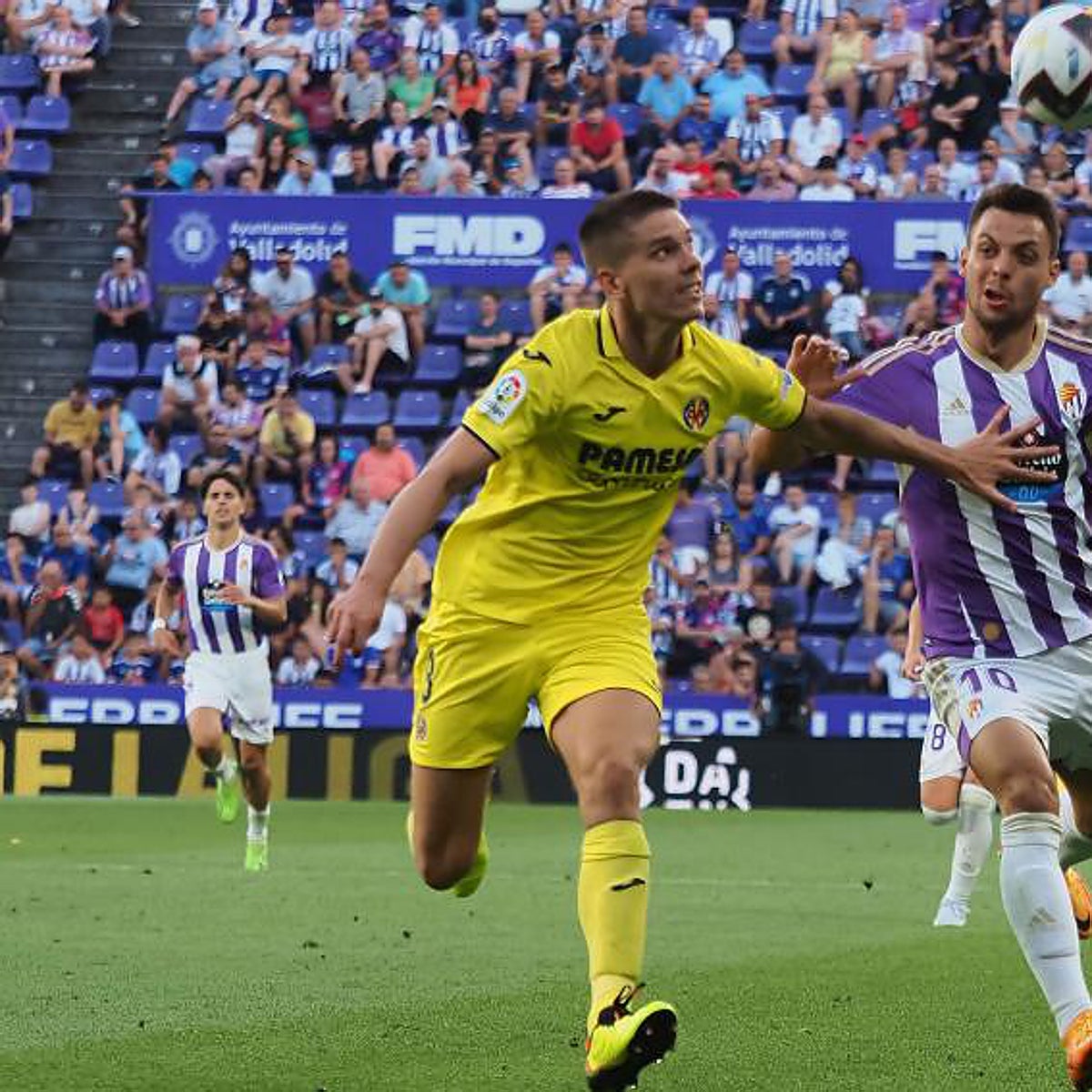 Los laterales, la nueva obsesión de Xavi