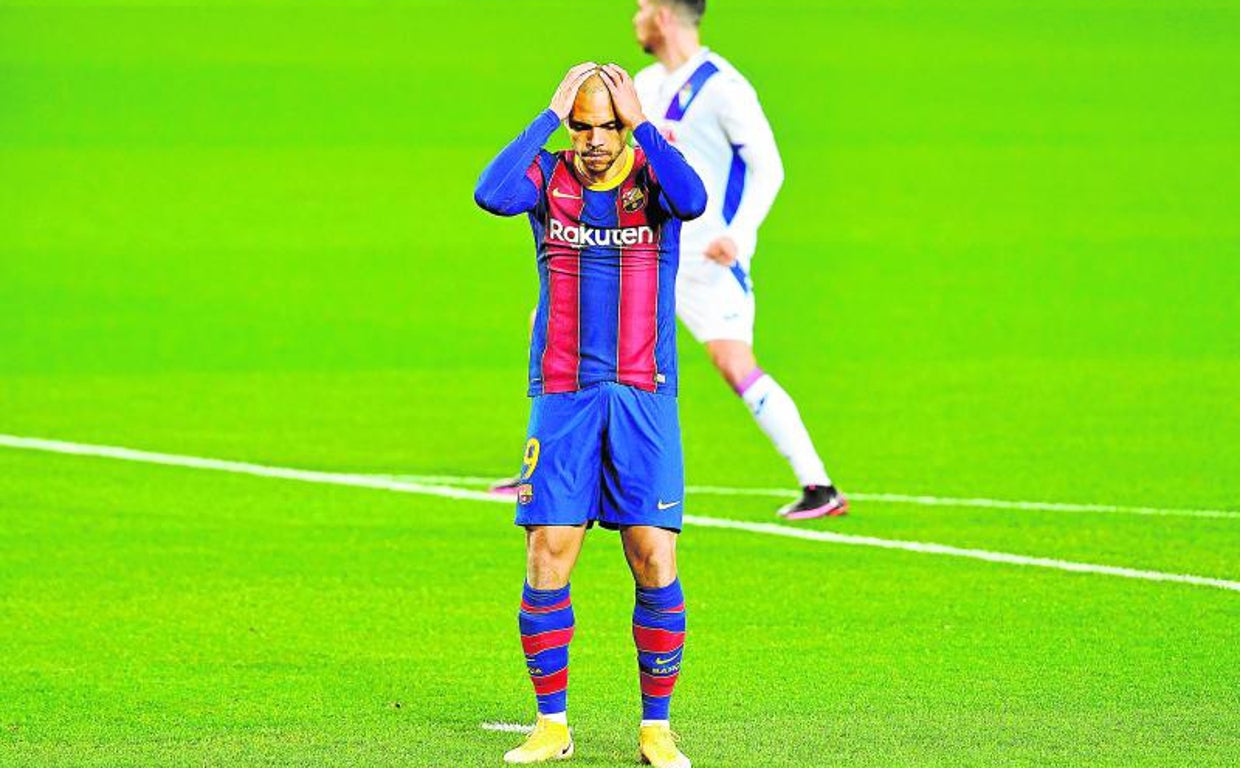 Braithwaite se lamenta tras fallar una ocasión de gol