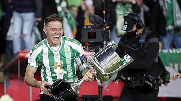 Imagen después - Joaquín, en 2000 y en 2022