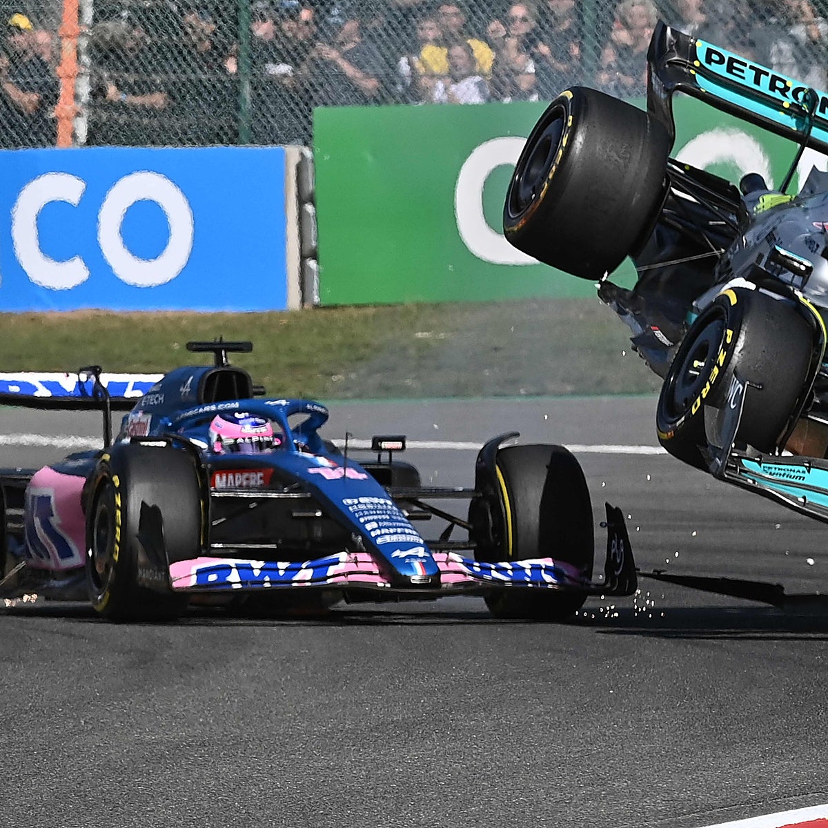 Alonso, sobre Hamilton: «¡Qué idiota! Solo sabe conducir cuando va primero»