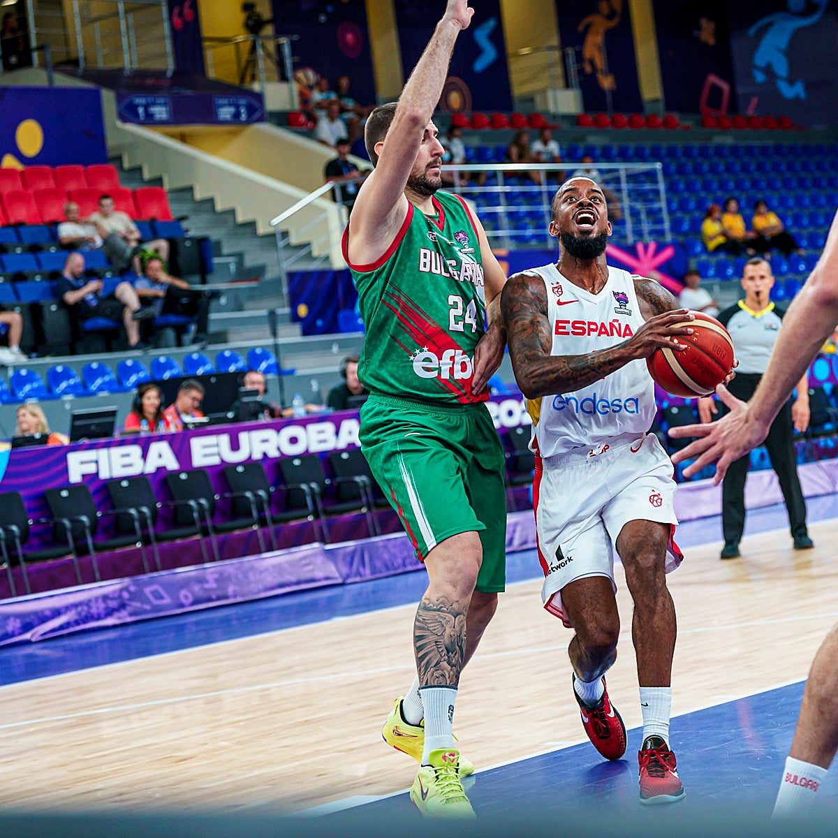 España se da un festín ante Bulgaria