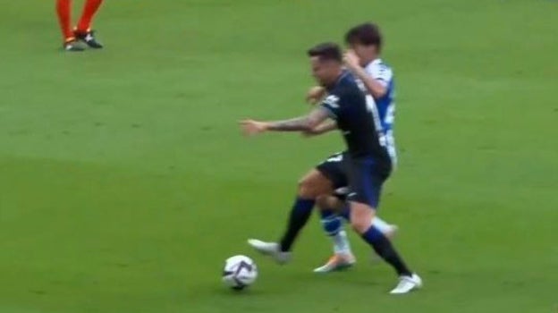 El forcejeo entre Saúl y Silva