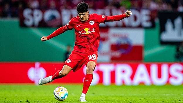 Hugo Novoa, durante un partido de la Bundesliga de esta temporada