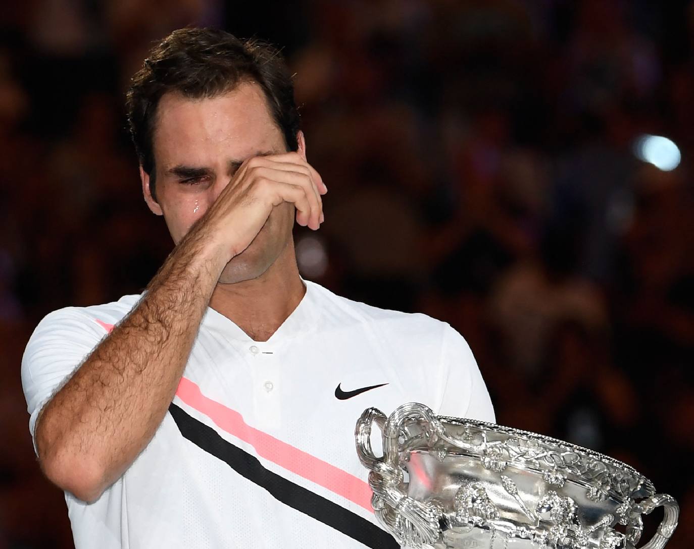 Un emocionado  Federer celebra su triunfo conseguido en Australia en 2018. Este sería el último Grand Slam que ganó el suizo.