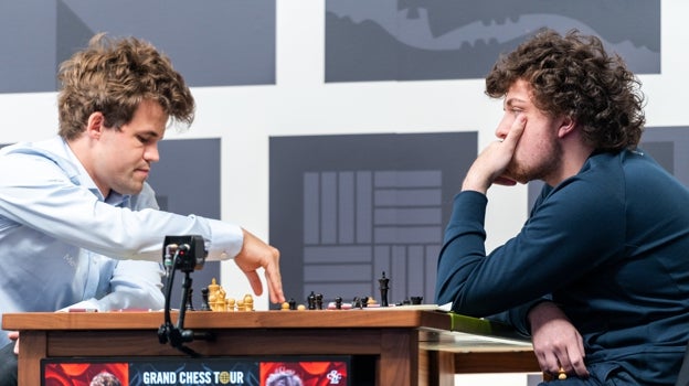 Carlsen y Niemann, en su partida en San Luis (Estados Unidos)
