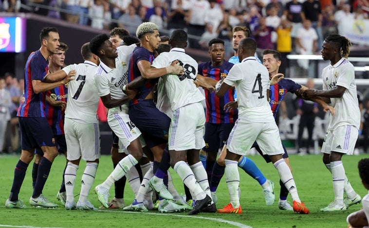 Alineaciones confirmadas del Real Madrid y Barcelona hoy en el clásico