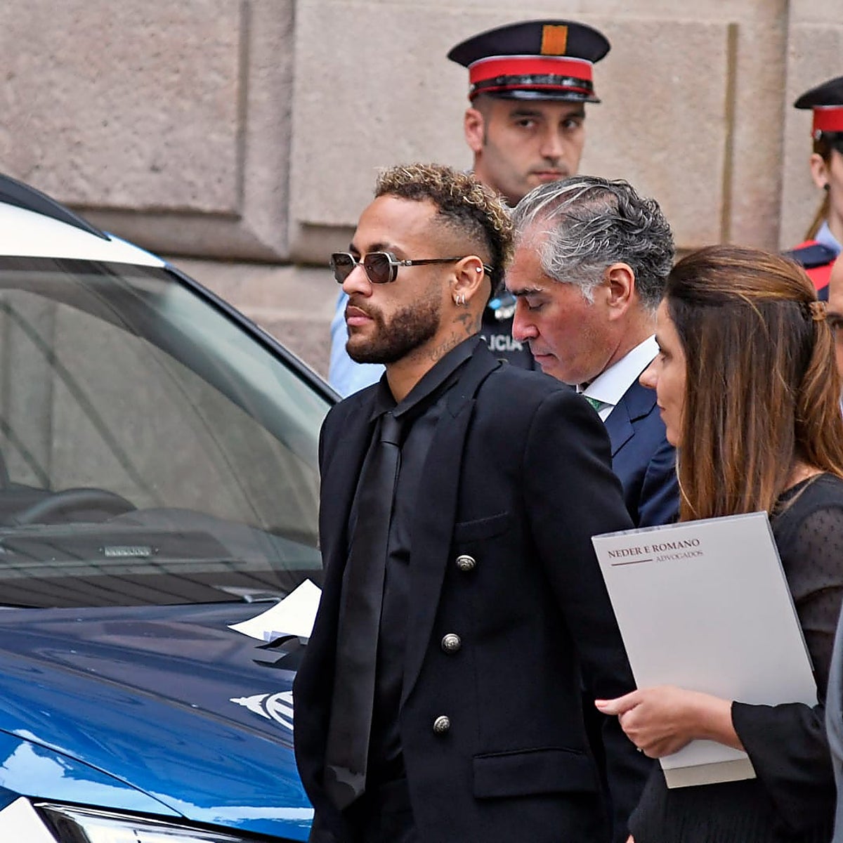 Neymar, Rosell y Bartomeu comparten banquillo en la Audiencia de Barcelona