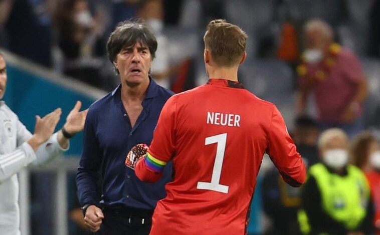 Neuer, con el brazalete arcoiris, en la Euro 2020