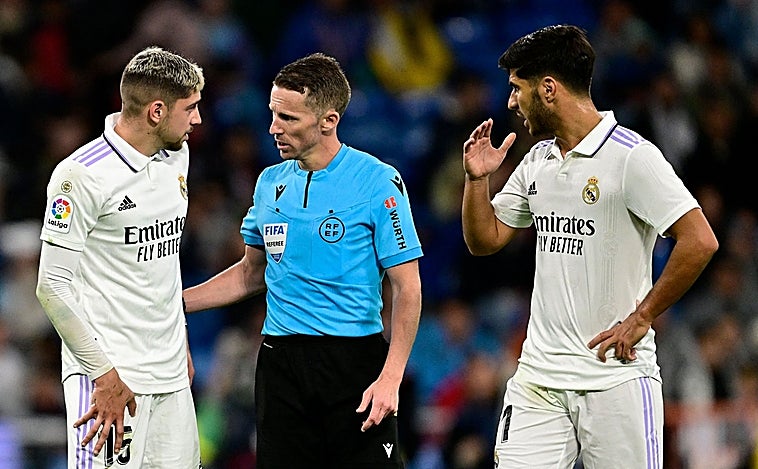 Asensio pide paso y Valverde da el susto: vendaje y pruebas médicas