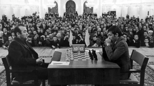 Anatoly Karpov no hospital em coma induzido: ex-campeão mundial de