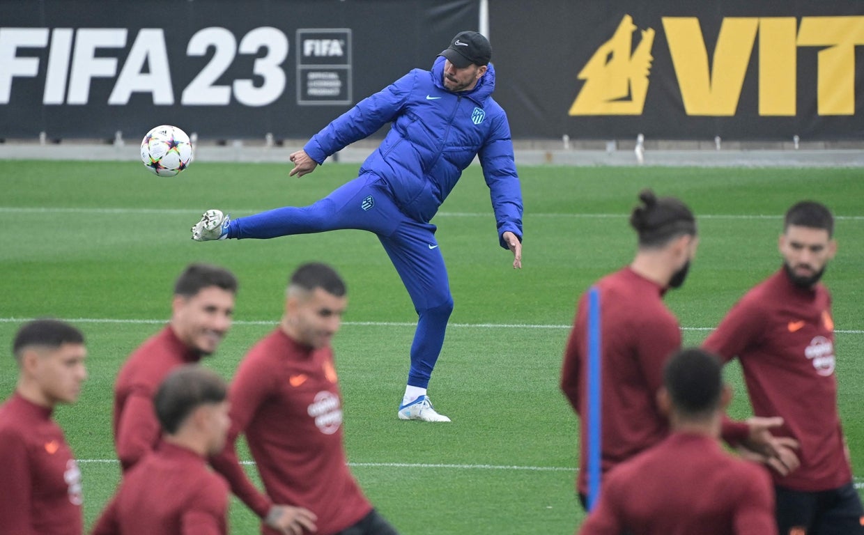 Simeone, en un entrenamiento del Atlético