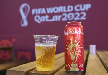 Alcohol y fútbol: ¿se puede beber cerveza en los estadios?