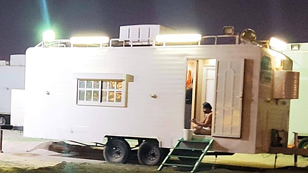 Luna de miel en el descampado: las atípicas noches de los hinchas en Qatar 2022