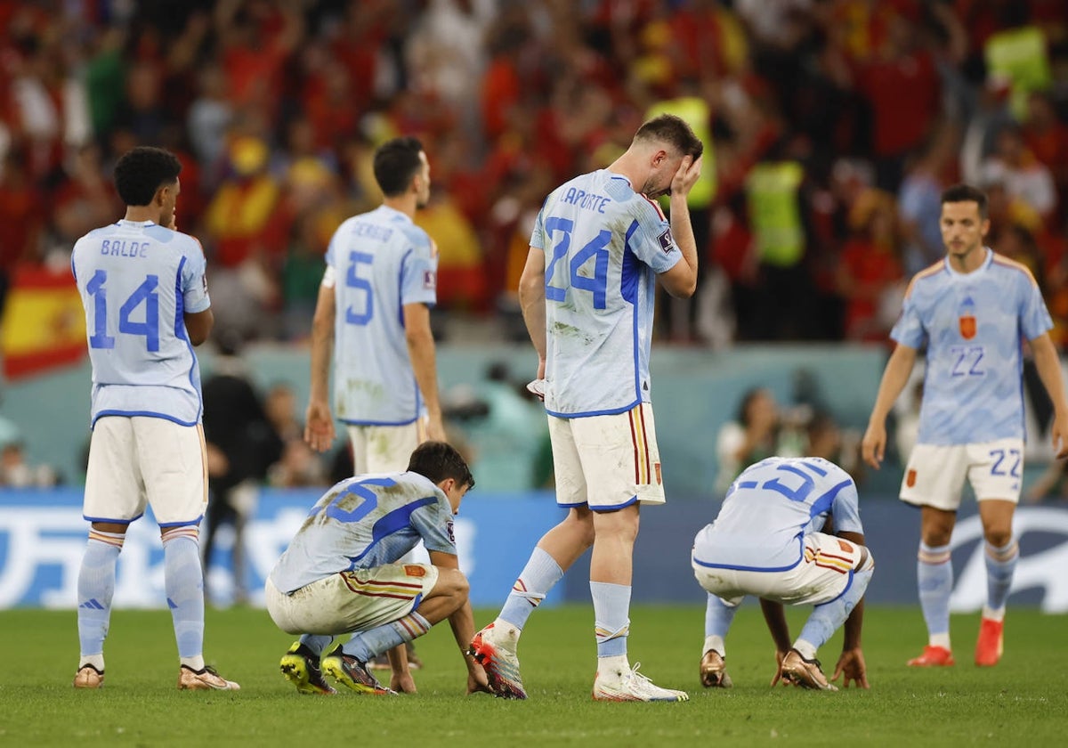 Sarabia, Busquets, Laporte, Balde, Pedri y Ansu Fati, desolados tras la eliminación