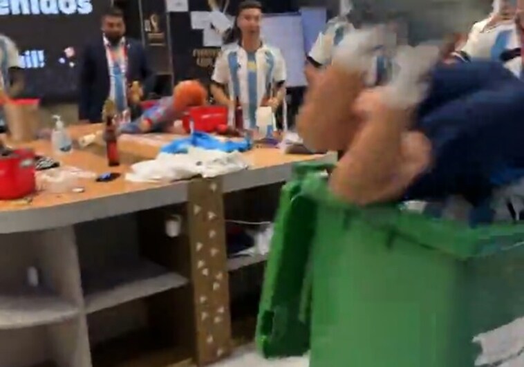 Del 'mortal' del atlético Molina en un contenedor al 'perreo': la locura de celebración en el vestuario de Argentina